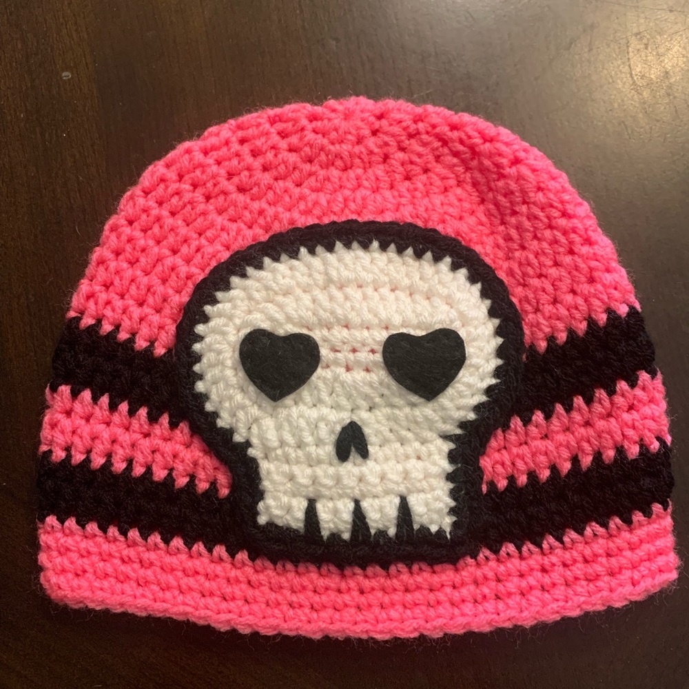 Pink Black white crochet beanie with skull NWOT